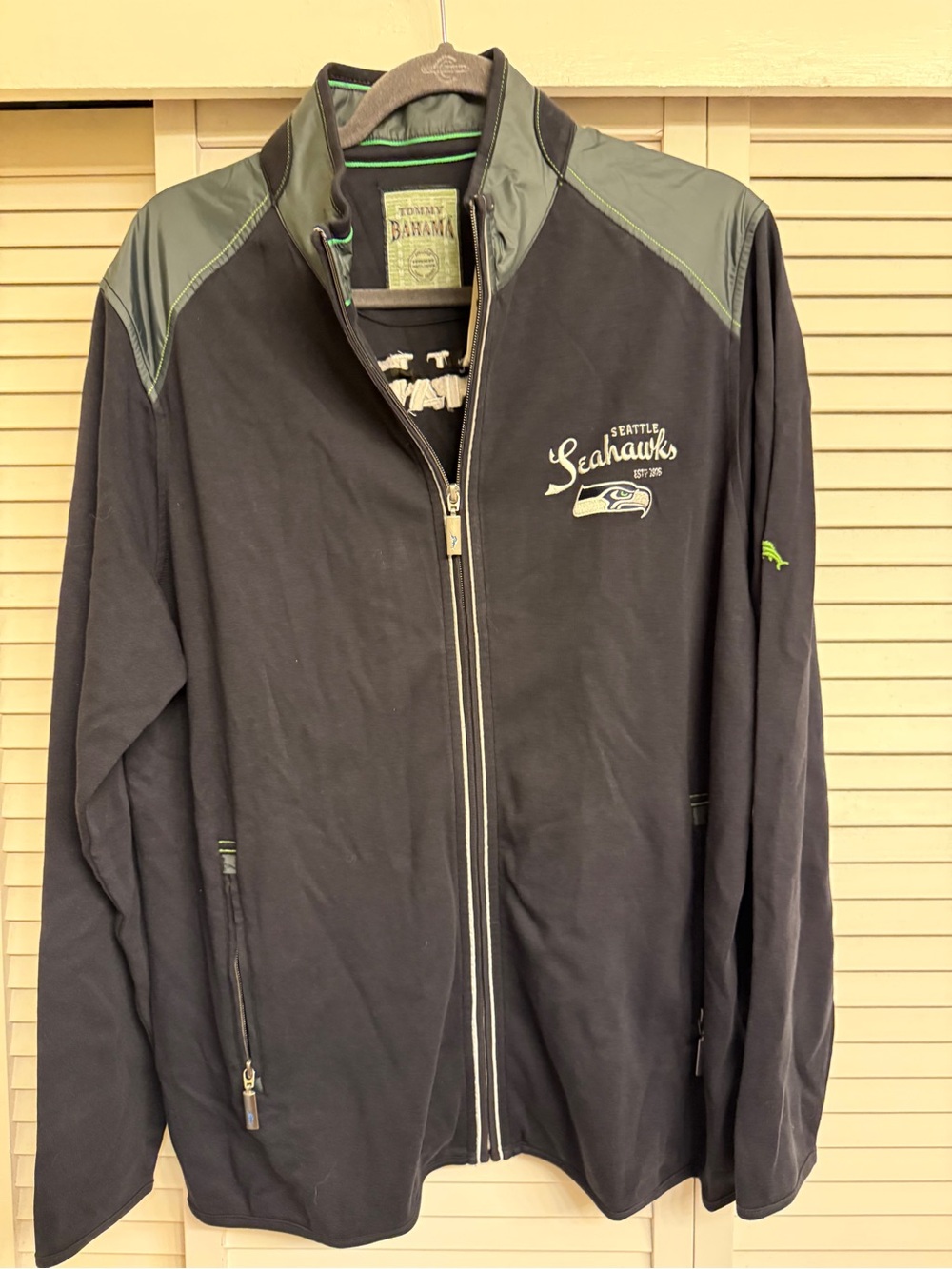 Tommy Bahama Men's Black and Gray Seattle Seahawks Lightweight Zip Jacket Sz M